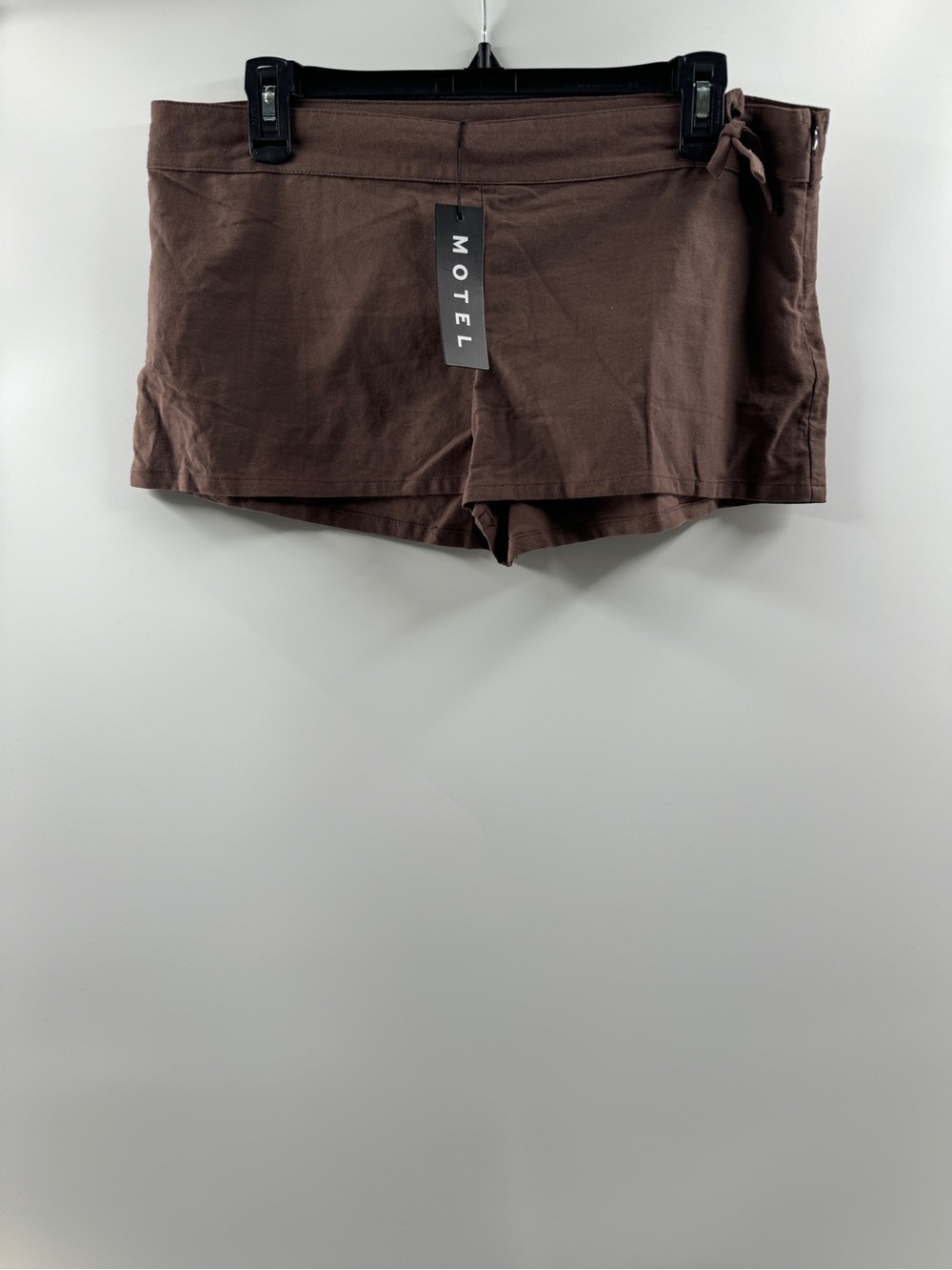 NWT Motel Rocks Blazy Tie Shorts Deep Taupe – Women's Medium